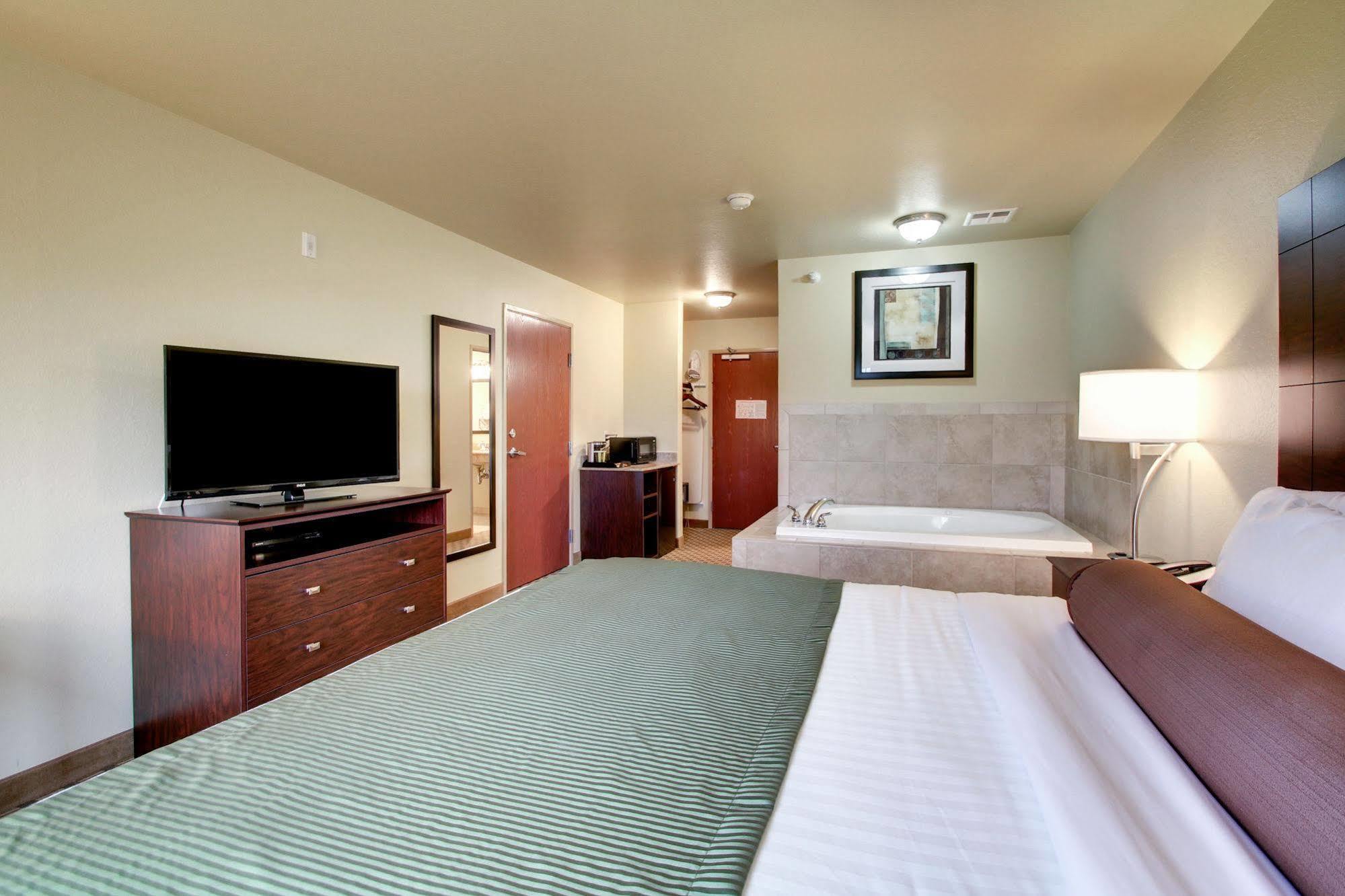 Cobblestone Inn & Suites - Schuyler Kültér fotó