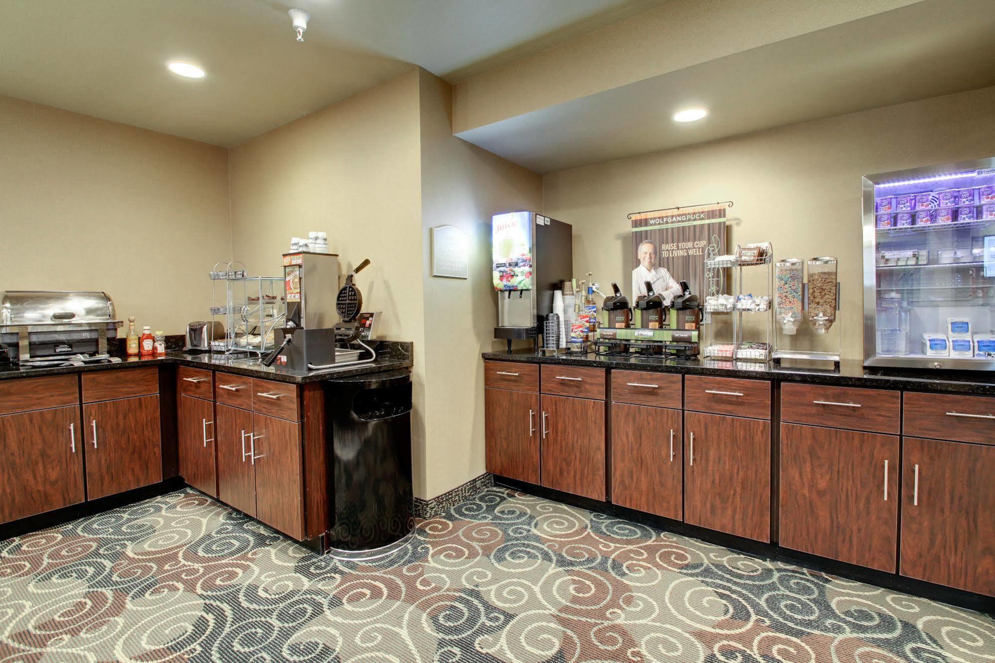 Cobblestone Inn & Suites - Schuyler Kültér fotó