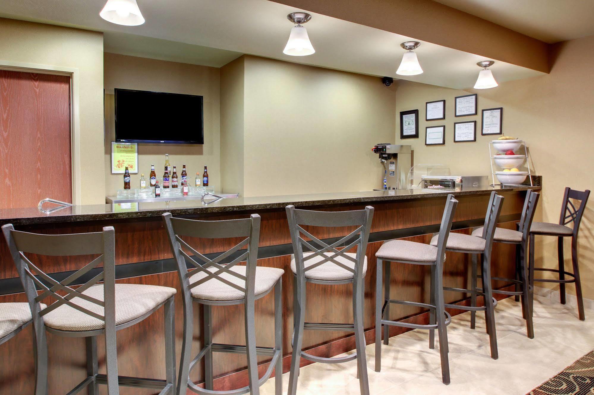 Cobblestone Inn & Suites - Schuyler Kültér fotó
